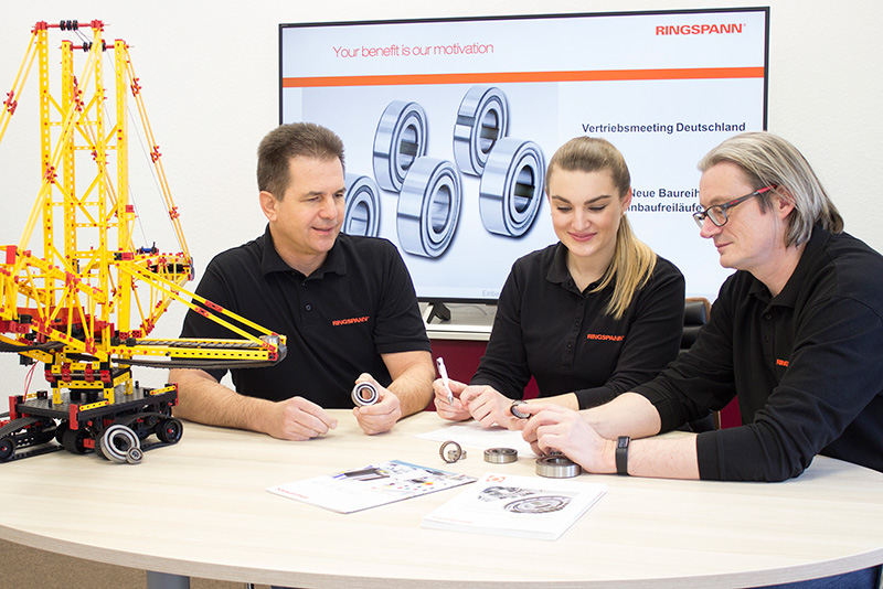 Gruppenbild mit RINGSPANN-Einbaufreiläufen der Serie FZ Gruppenbild KF